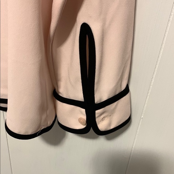 Talbots Women’s  Cream Blouse with Black Trim And Zippered On One Side. XS - Picture 4 of 7
